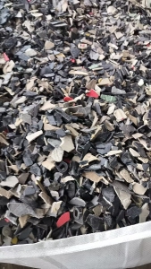 出售PP保险杠破碎料，风干的，月供60吨