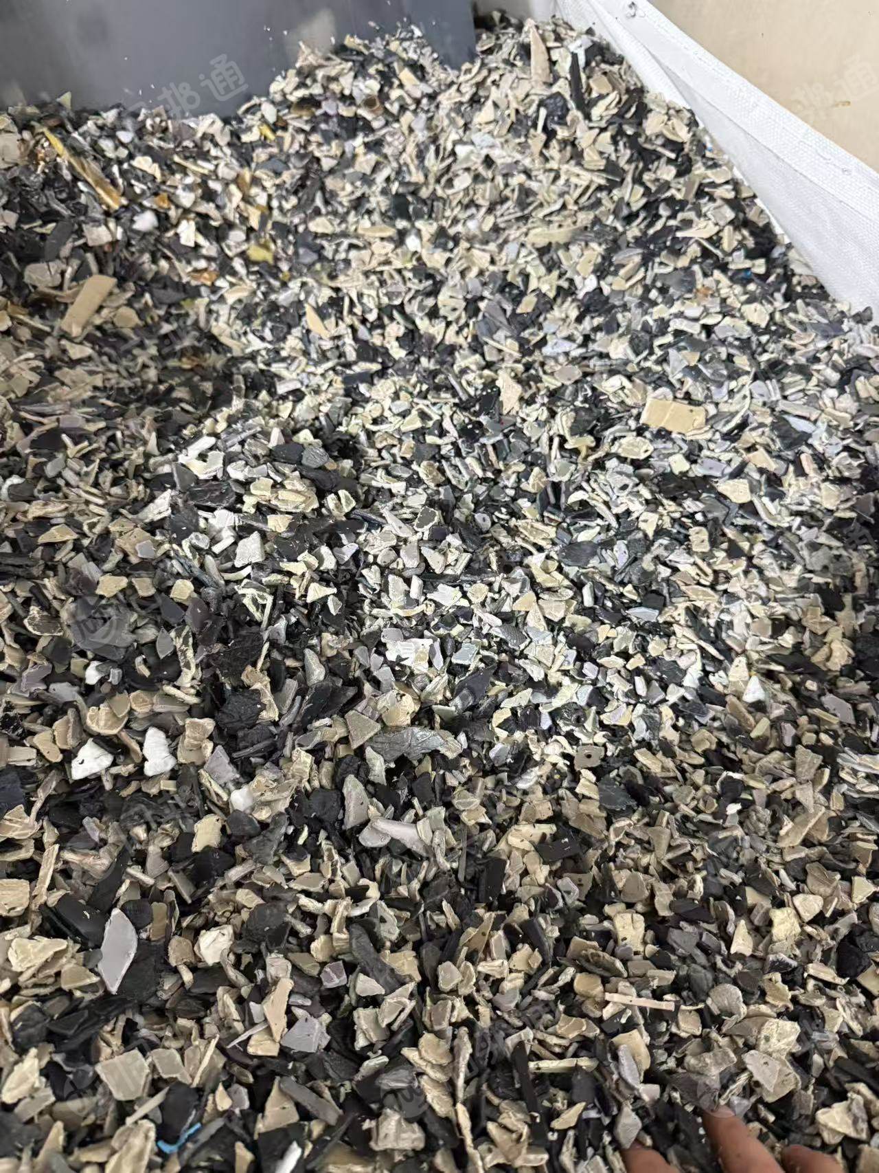 出售PP汽车内饰破碎料,保险杠破碎料,水洗甩干去磁的