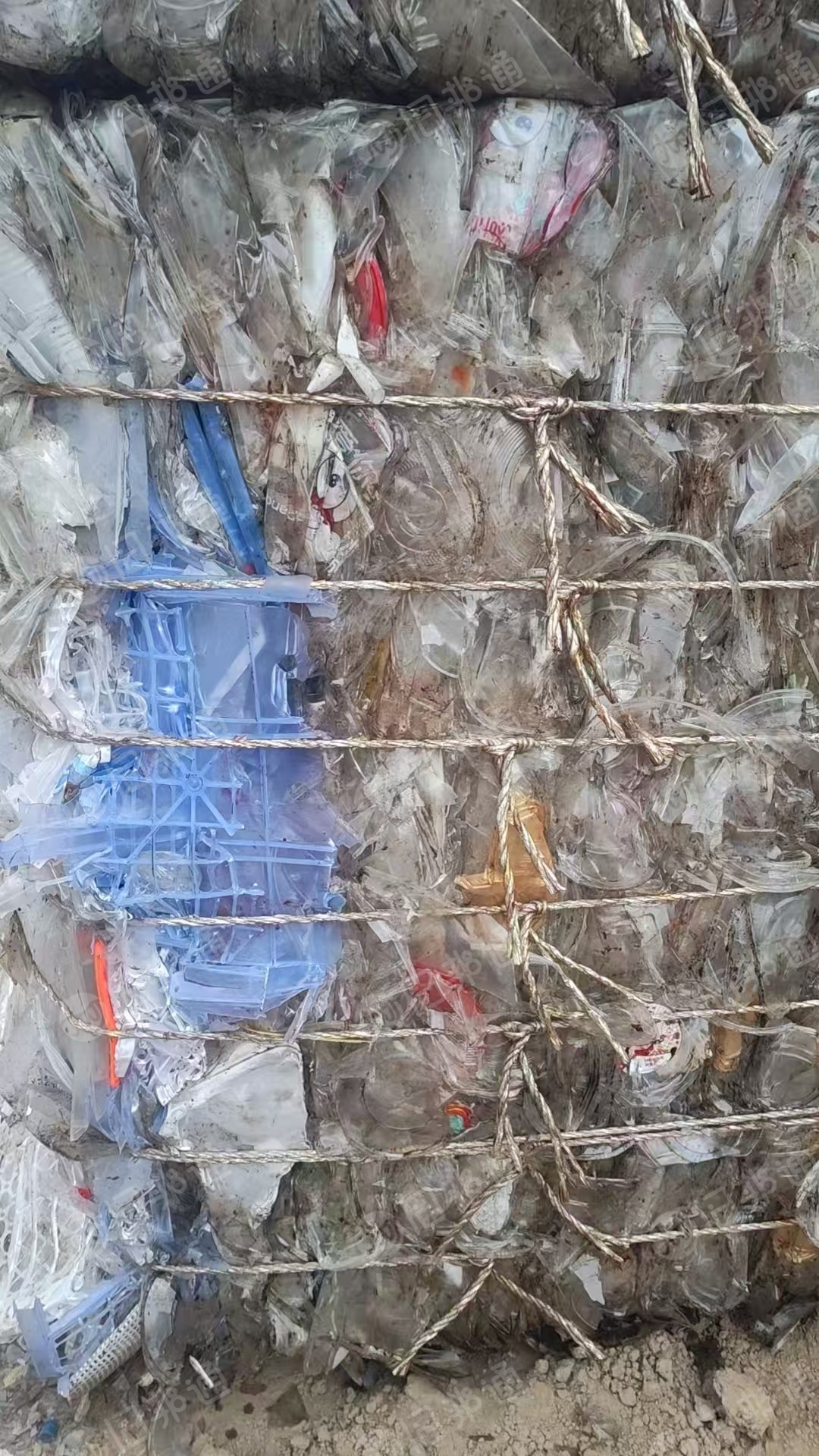 出售饭盒压块，透明丙压块，现货十几吨