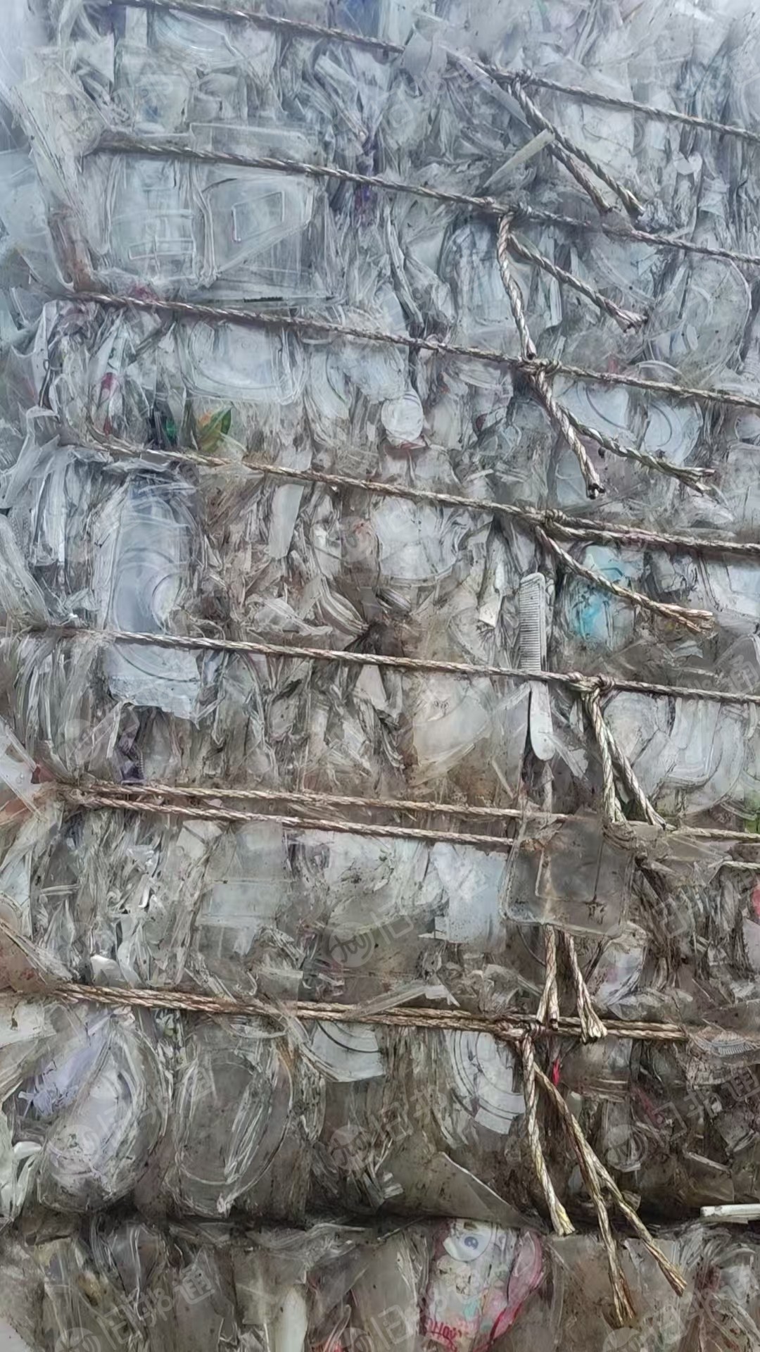 出售饭盒压块，透明丙压块，现货十几吨