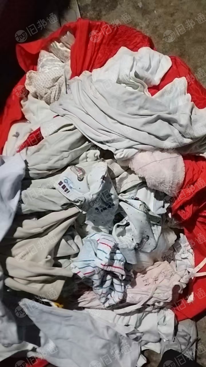 长期出售旧衣服统白，统白，月供30吨左右