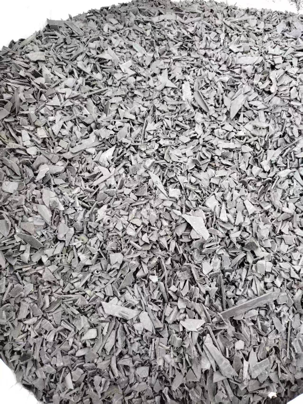 出售保险杠破碎料，月供30-40吨，过盐水带漆