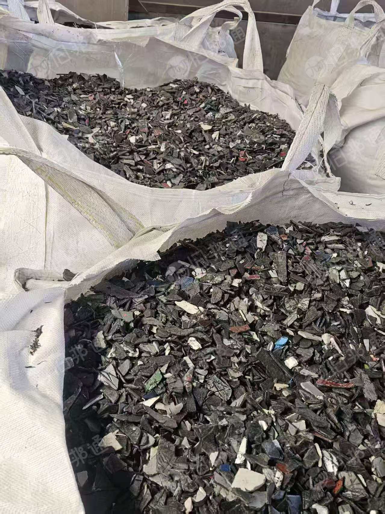 出售保险杠破碎料，月供30-40吨，过盐水带漆