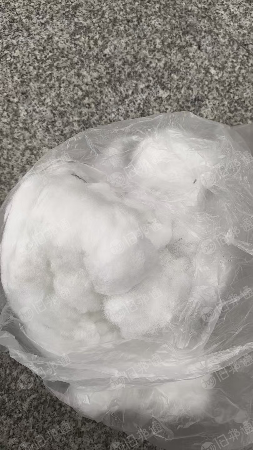 长期出售火车上淘汰下来的报废物品，纺织废料，枕芯棉，硬卧具，座椅套，旧窗帘等，今年会有180吨货