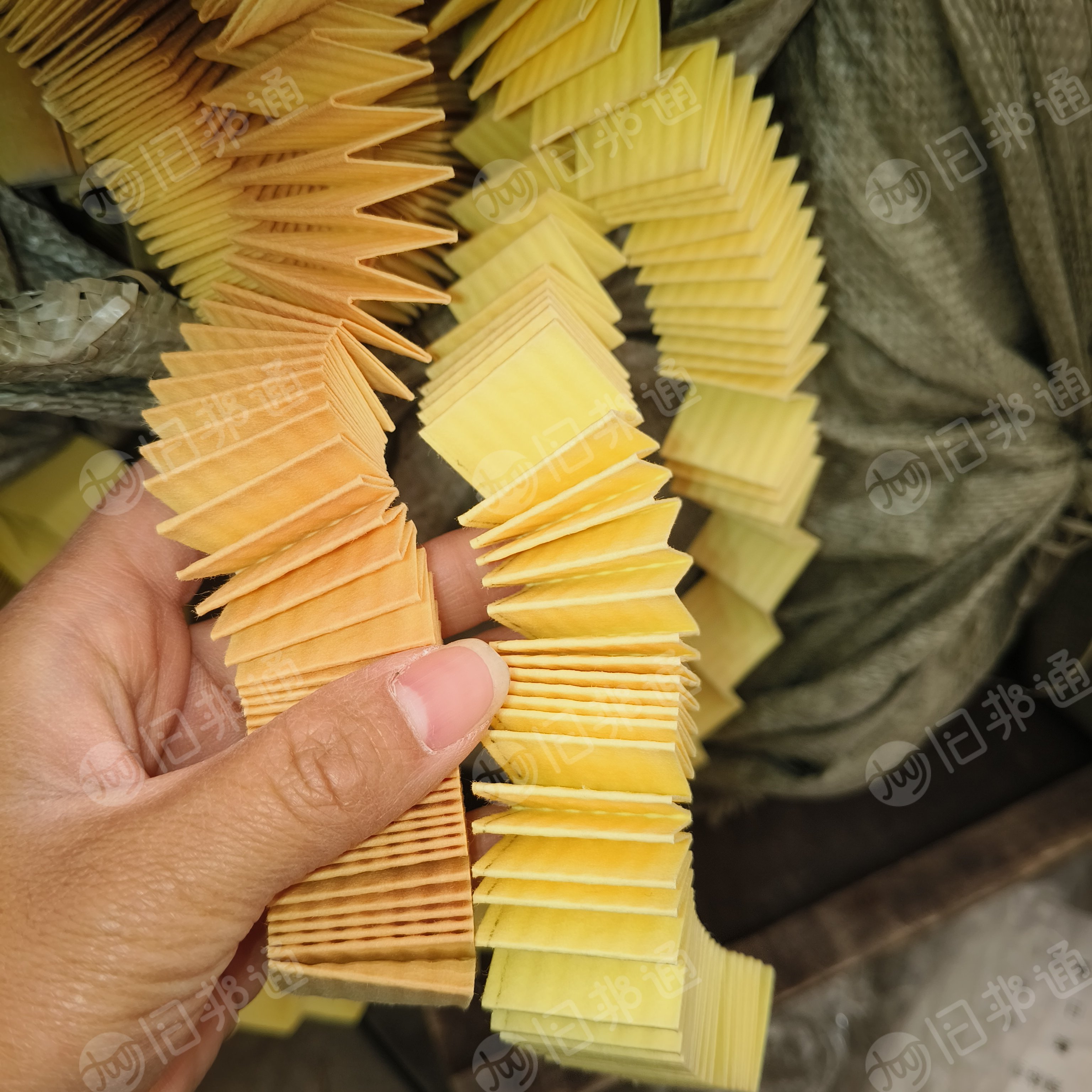 出售厂里的空气滤芯纸边角料