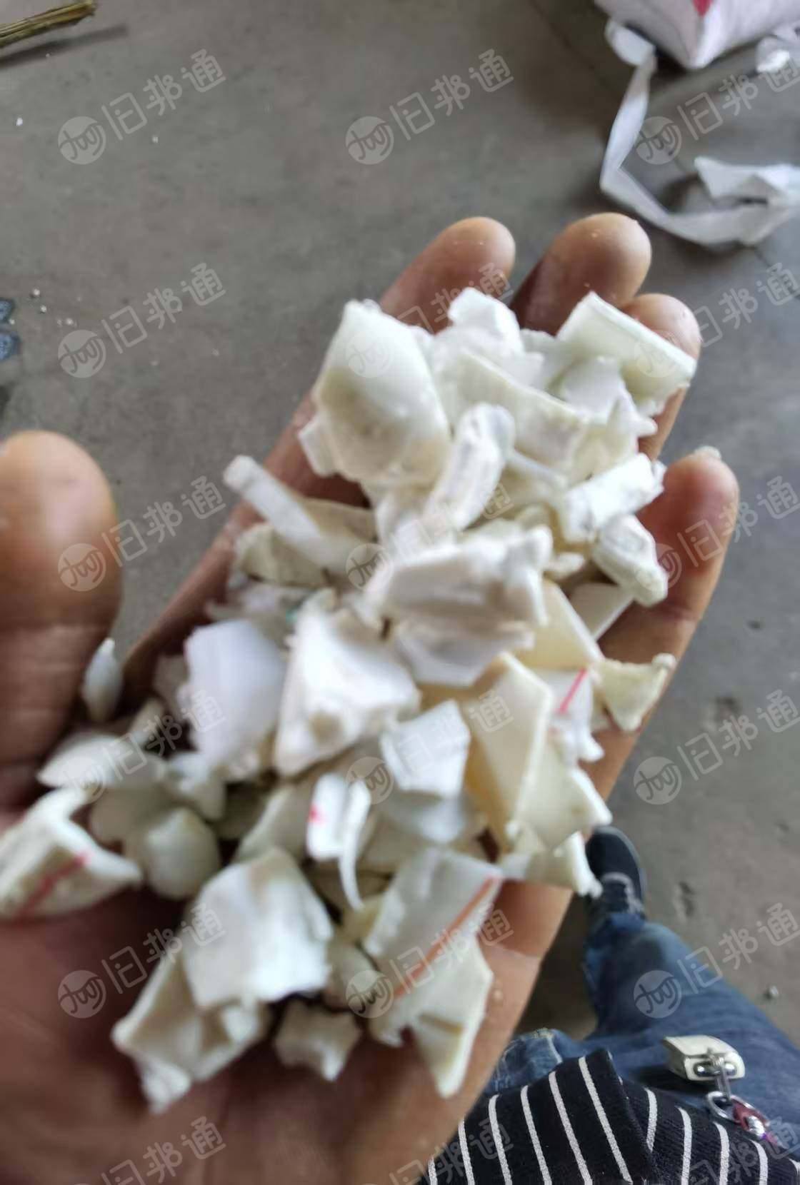 出售白色PPR管破碎料,现货30吨,长期有货