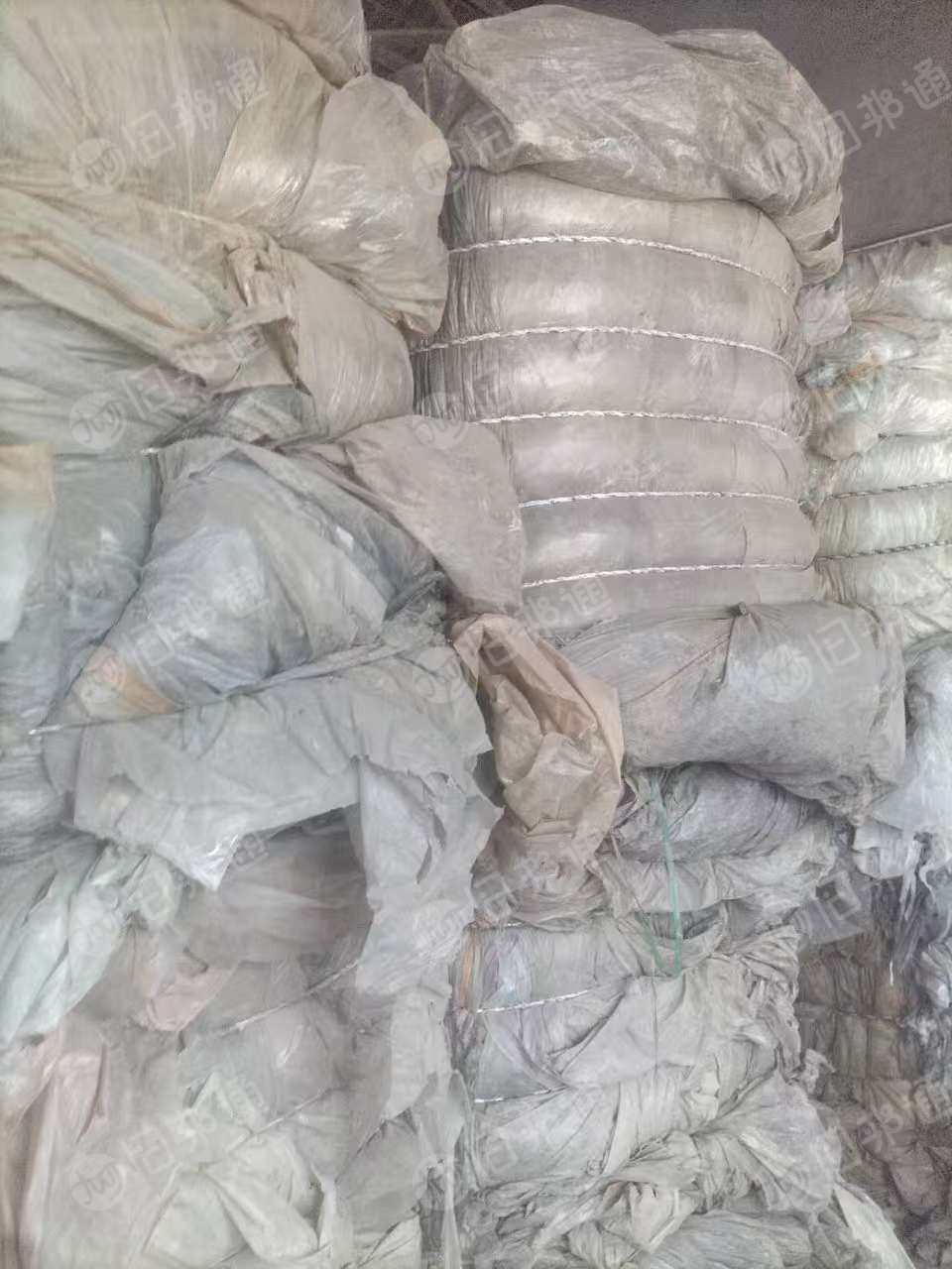 出售PE大棚膜废料,现货一个挂半