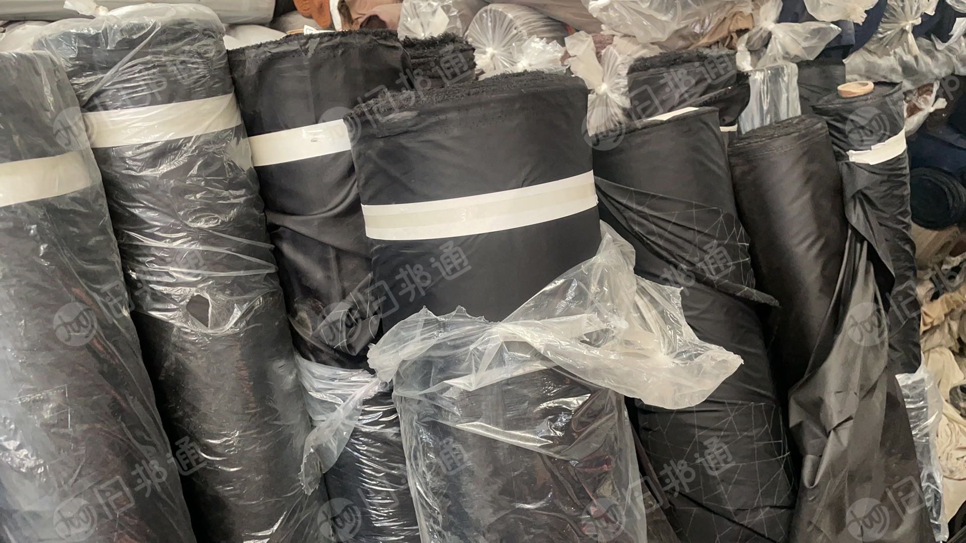 大量收购各种 库存布料 牛仔布 衬布