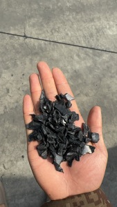 出售PC汽车合金破碎料、汽车黑pc破碎料