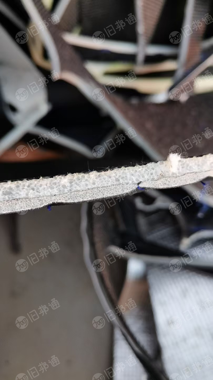 长期出售汽车脚垫料,现货60多吨,打包好的。厂在河北邢台