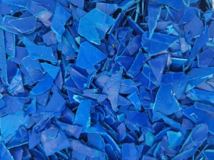 长期出售全漂pe钢卷皮破碎料，含少量杂色