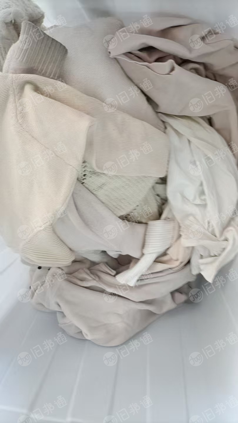 长期出售羊毛料,旧毛衣,羊毛衫,什么颜色都有,每个月几十吨,货在山东菏泽