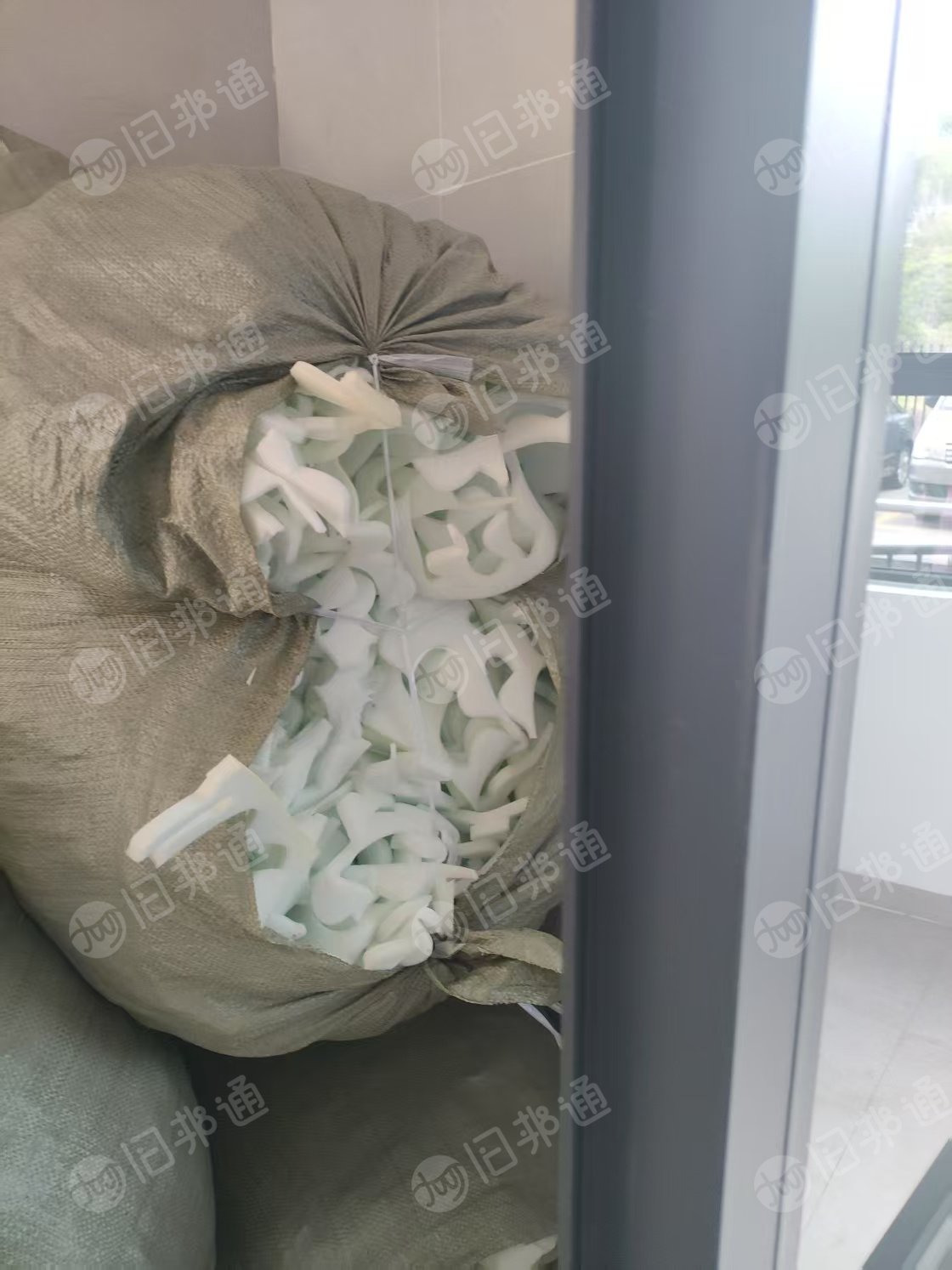 长期出售鞋子海绵下脚料,每个月5-6吨货,厂在福建南平