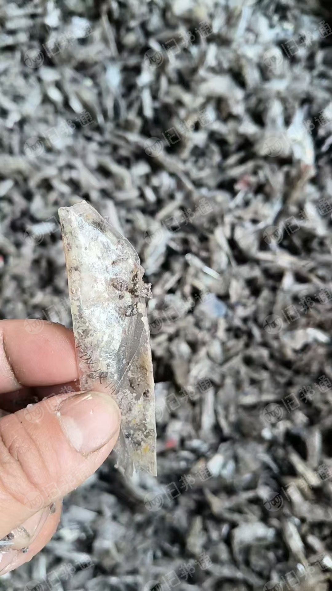 出售亚克力上面的PET膜废料,现货够车,月供四五十吨