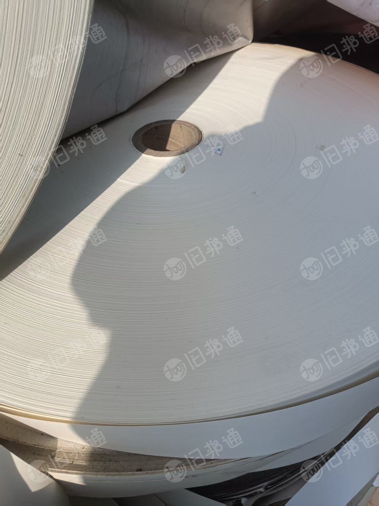 出售白色口杯纸切边卷料
