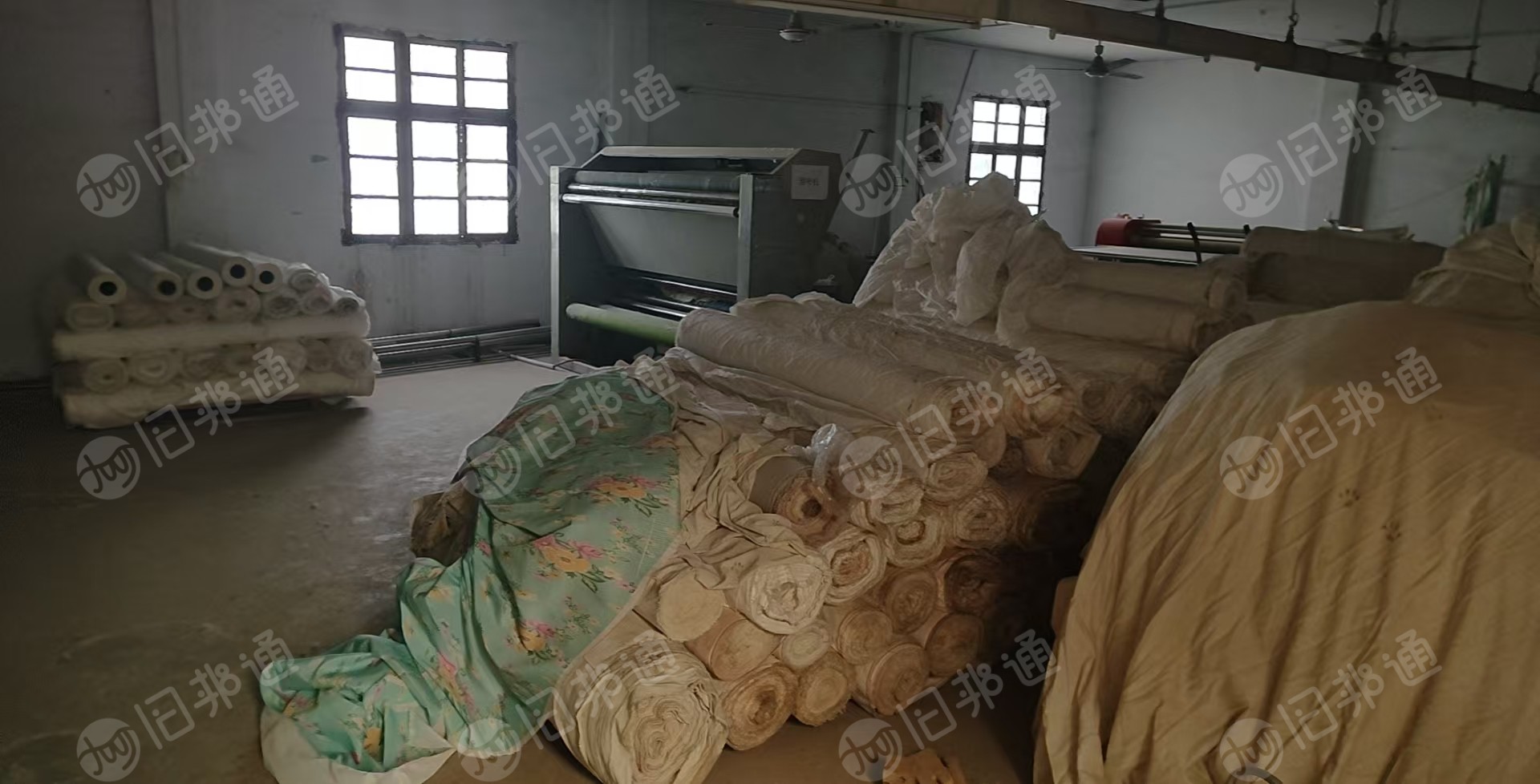 出售纺织厂下来的库存布，梭织布，涤棉布，现货有9万多米，货在安徽淮南