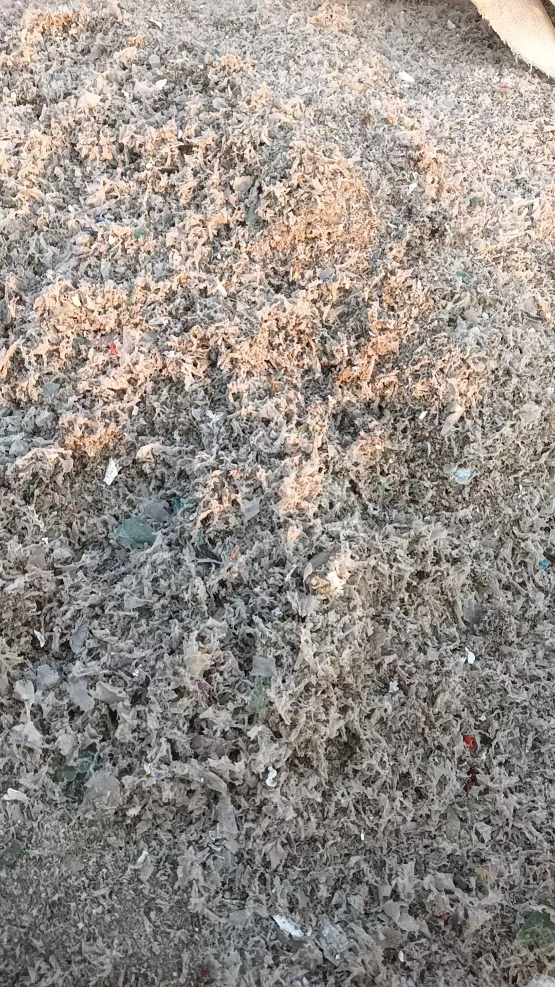 出售破碎亚克力下来的PE膜废料，水洗出来的，长期有货