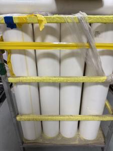 出售PET卷膜，有PET奶白卷膜和PET滑膜卷膜，带胶卷膜