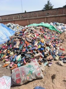 长期出售PVC拖鞋废料