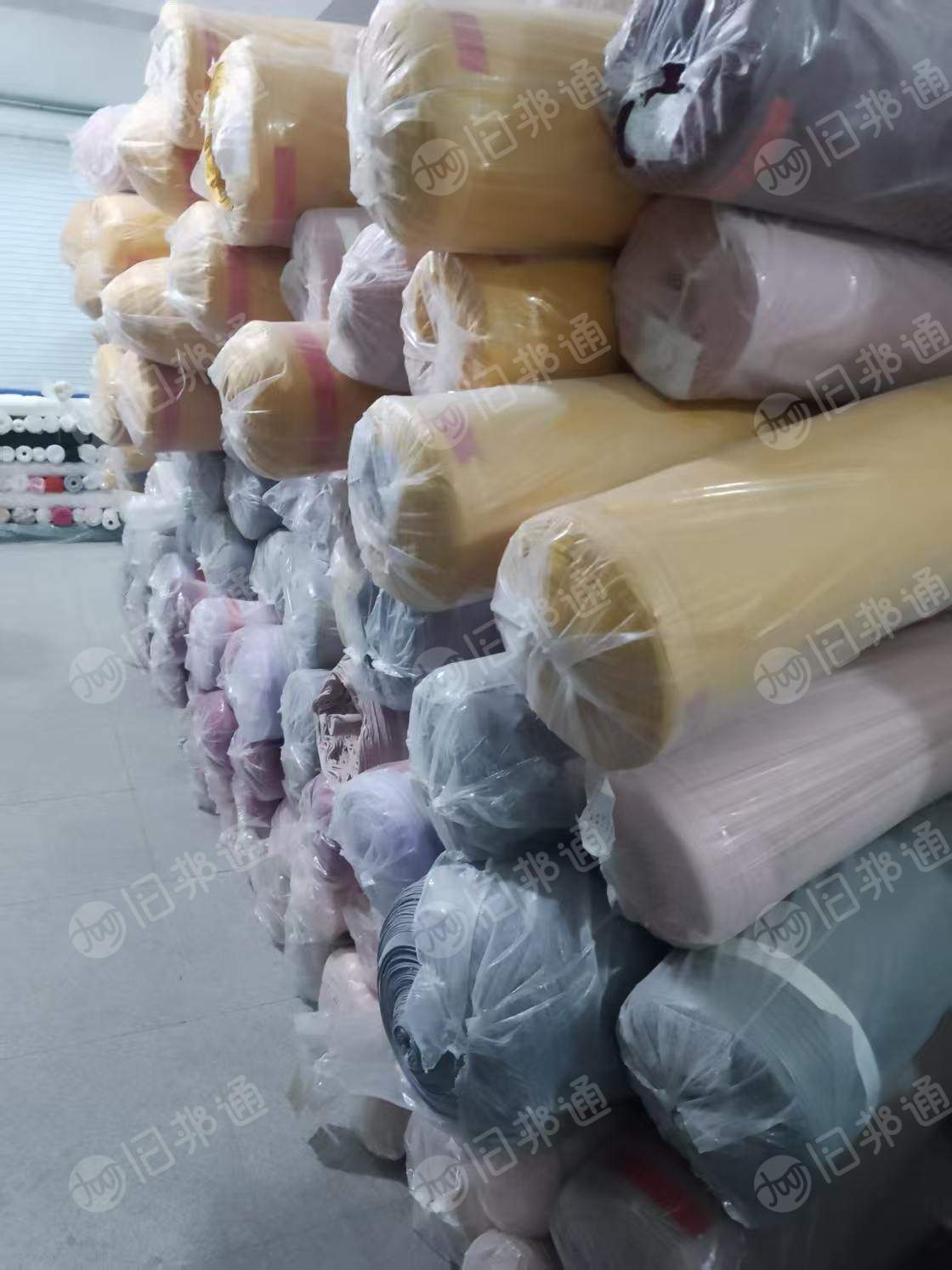 出售牛奶丝库存布，1.65门幅，克重130-140左右，现货20多吨，厂在浙江绍兴