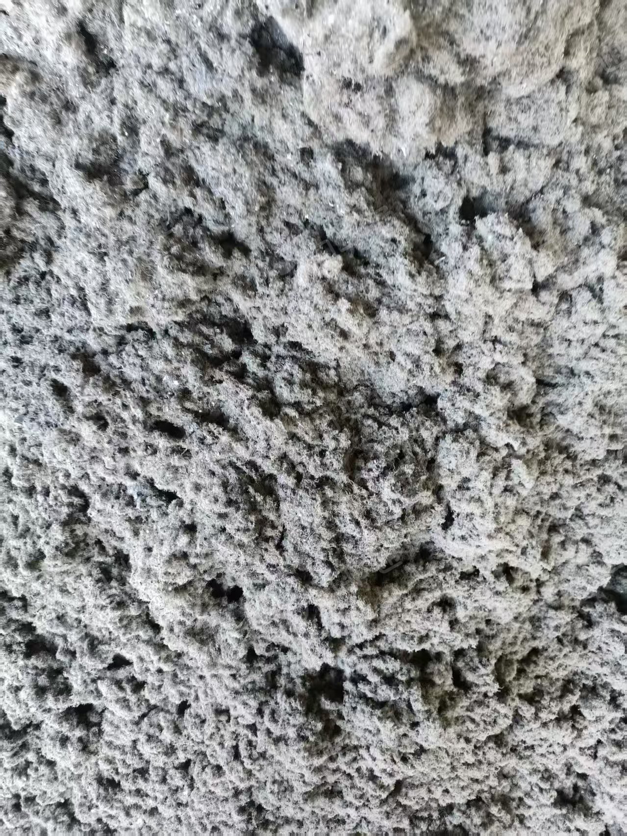 出售尼龙毛毛料,没有水分,袋装的,现货十几吨
