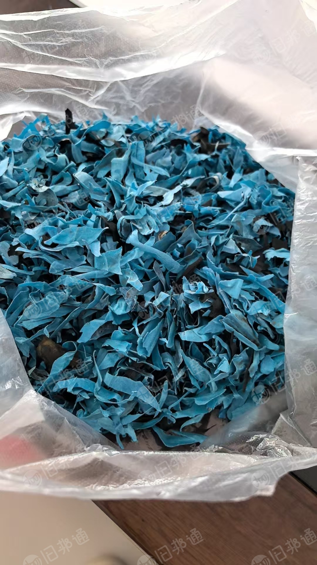 出售PVC冷却塔破碎料，纯黑色和纯蓝色，每天都在加工