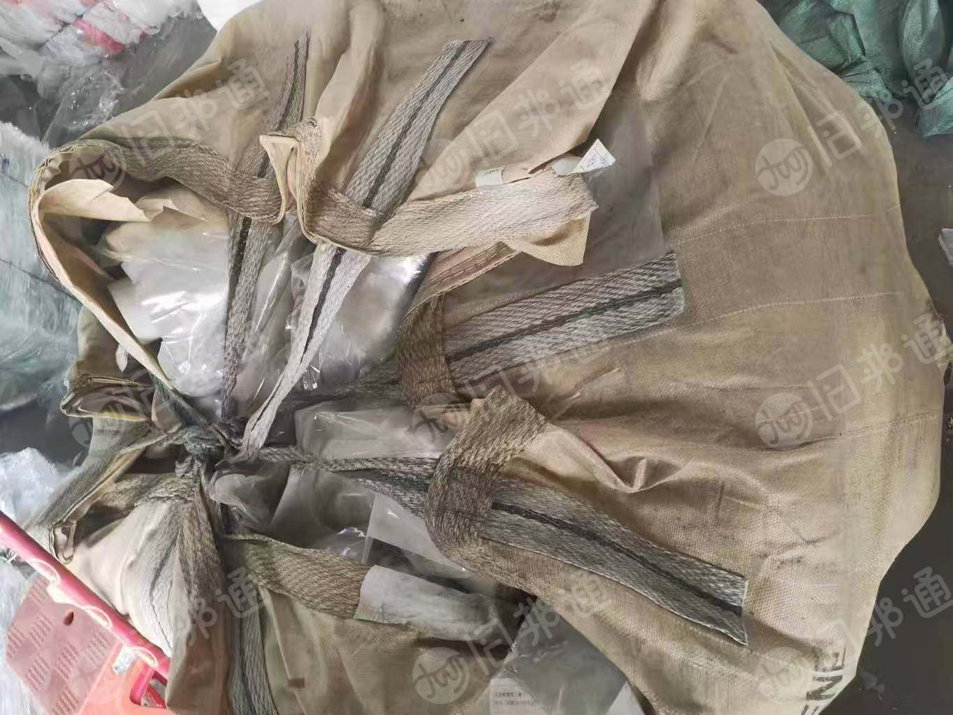 出售pet电子膜，pet响纸料，现货40吨