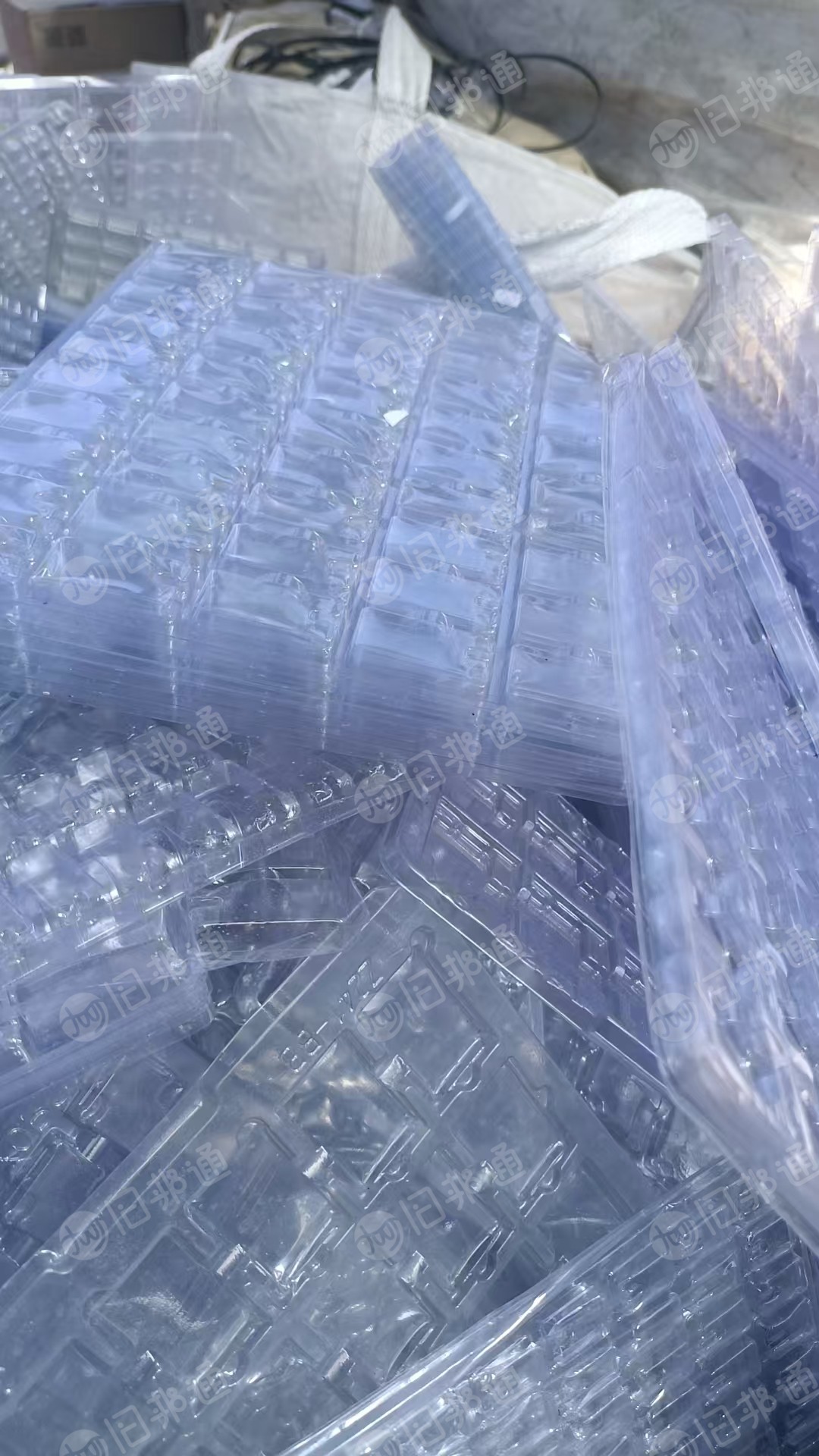 出售pet吸塑片破碎料，月供100吨