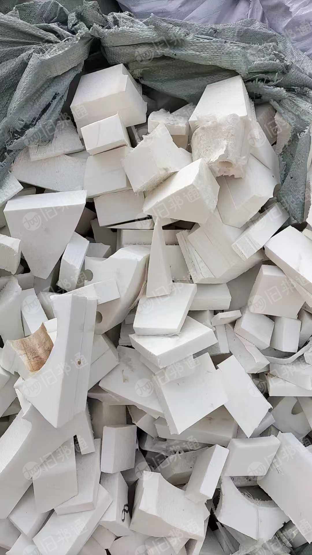 售发泡eva边角料，全白的，现货30吨