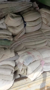 长期出售化纤旧棉被，化纤被，旧棉被，现货9.6米一车