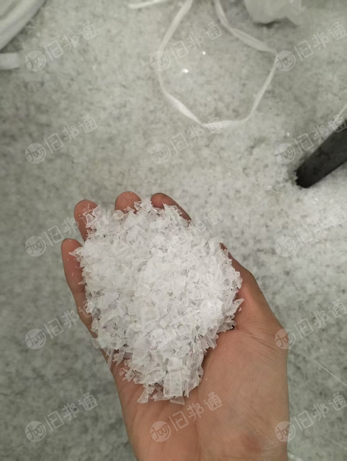 出售pet瓶胚破碎料，瓶胚不良品大的，月供60吨