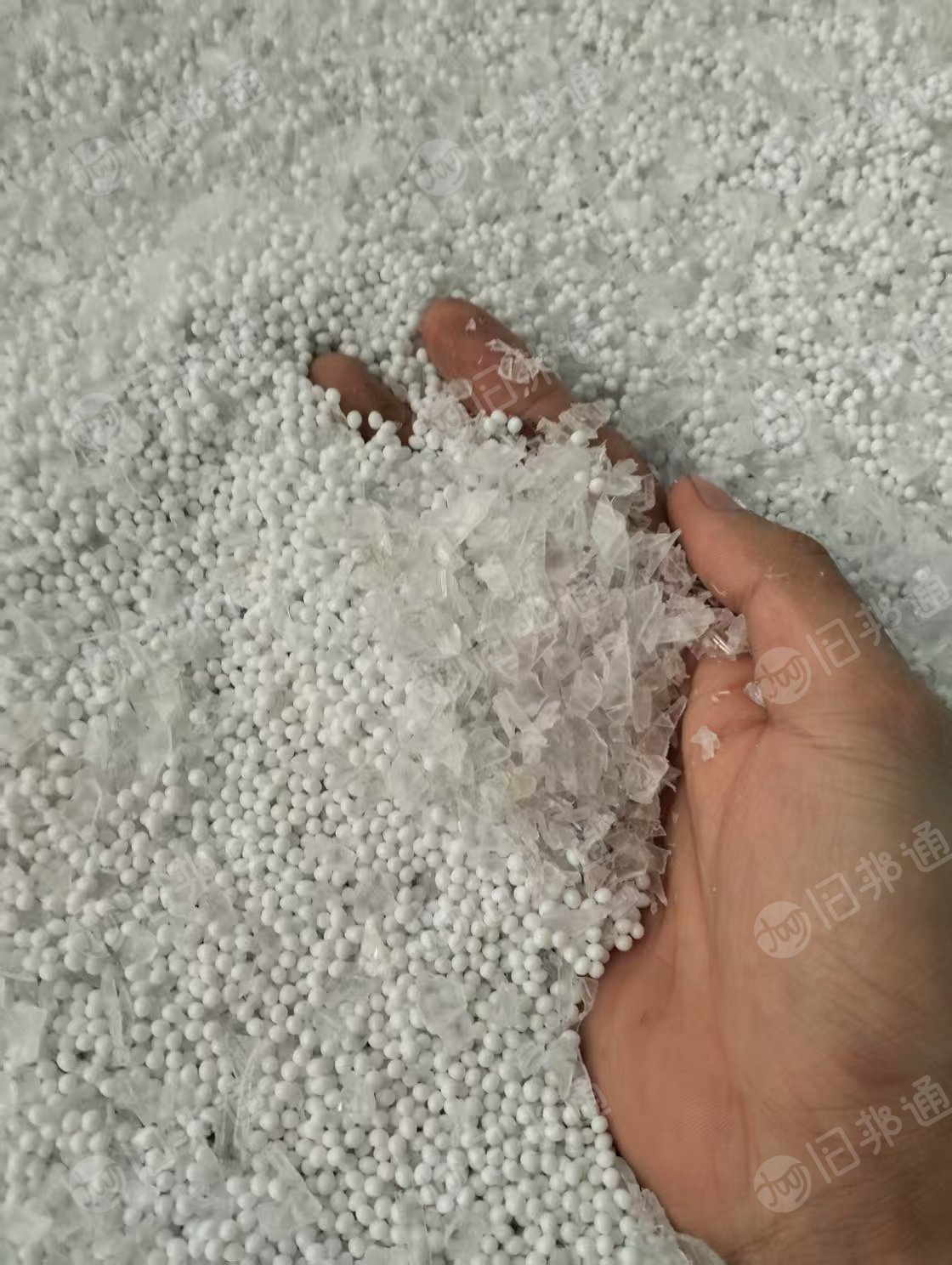 出售pet瓶胚破碎料，瓶胚不良品大的，月供60吨