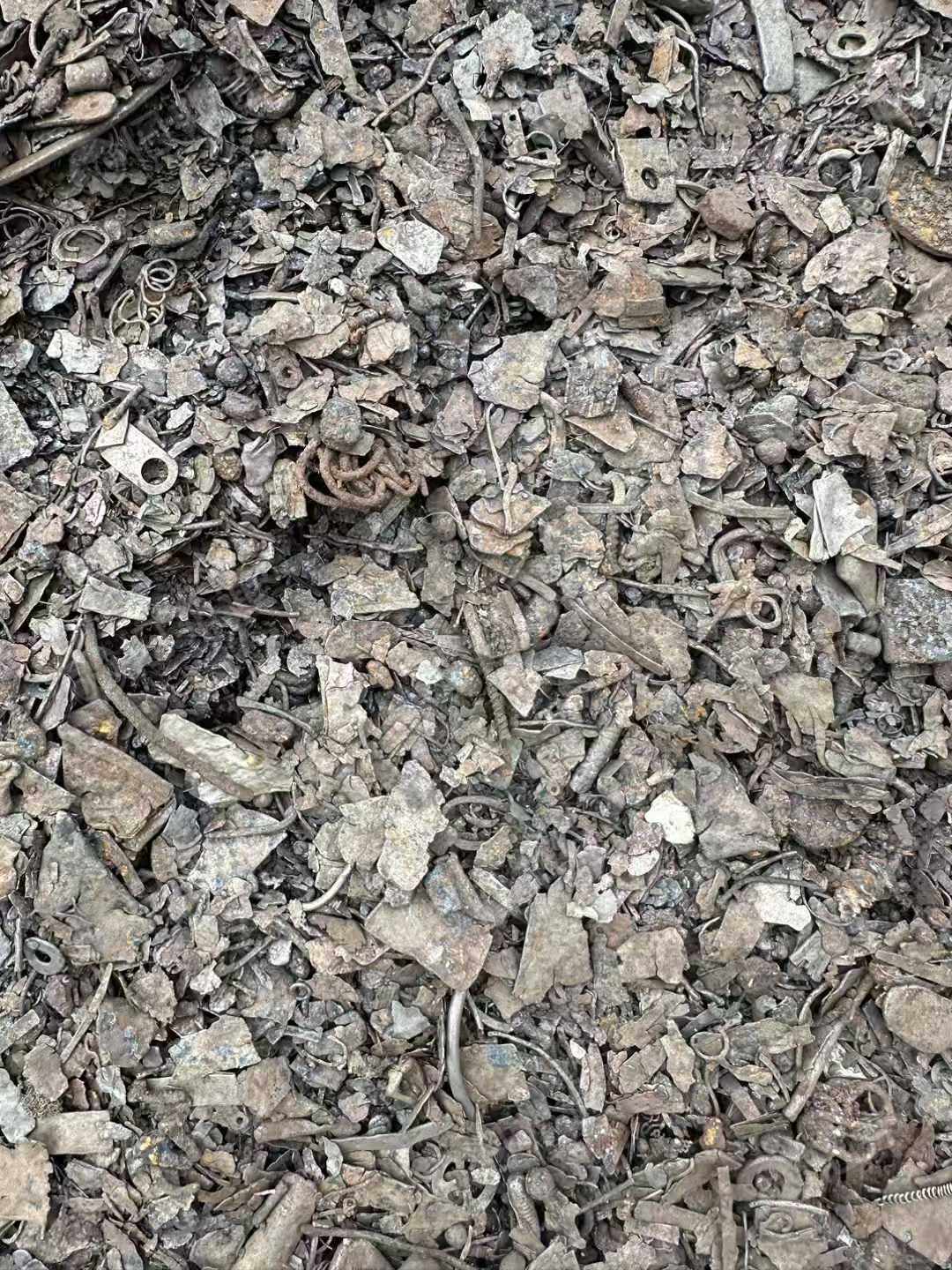 出售不锈钢球磨料，镍铬铜并炉料，镍4.3，铬11，铜3个多