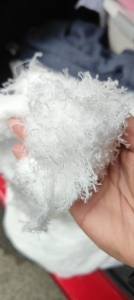 长期出售涤纶废丝，涤纶长丝，大多是75D的，货在福建福州