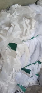 长期出售PP无纺布，白色无纺布边角料，现货有5吨左右，货在江西南昌