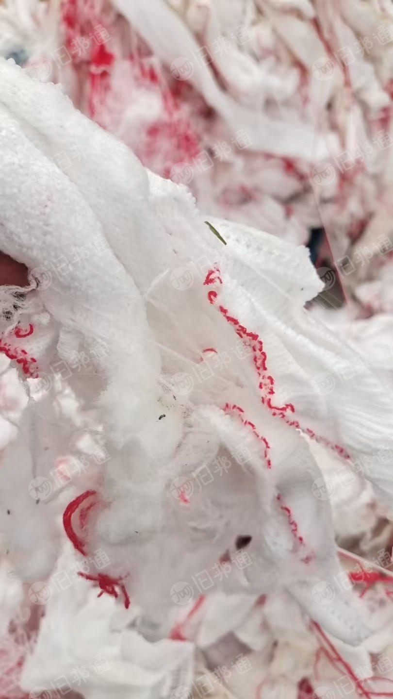 长期出售白色涤纶废布，涤纶边角料，现货40吨左右