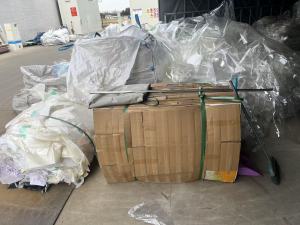 出售PET膜，带胶和不带胶，透明和杂色分开的，月供20吨