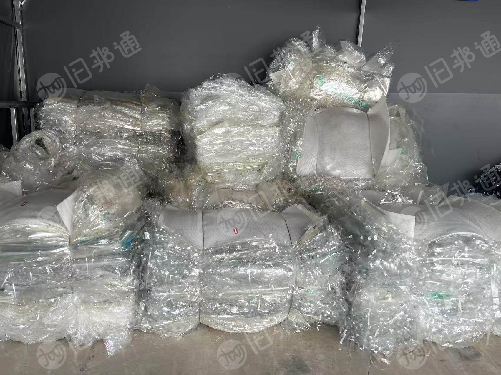 出售PET膜，带胶和不带胶，透明和杂色分开的，月供20吨
