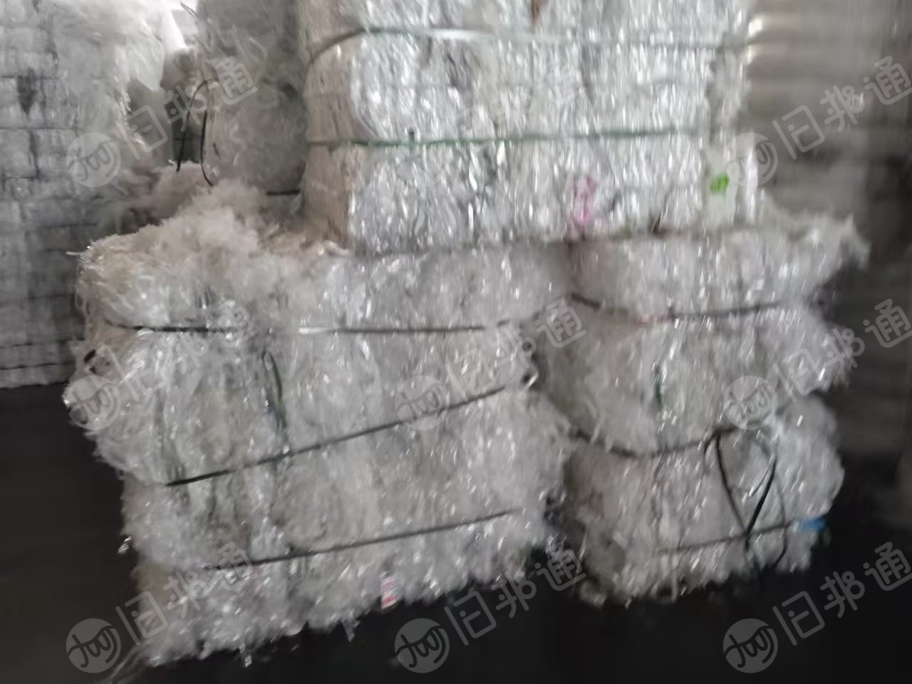长期出售带胶pet膜废料，带eva珠子，现货一百吨