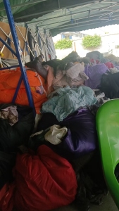 长期出售染厂下来的涤纶废布，涤纶碎布，有点潮，货在江苏苏州