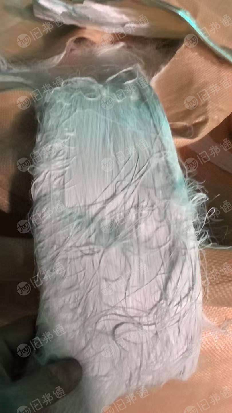 长期出售白的涤纶废丝，涤纶低弹丝，可以开花用，现货有20吨左右
