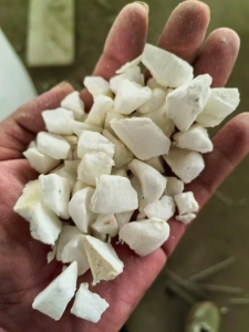 出售白色工程丙破碎料,现货够车