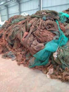 长期出售工地的网布，纯涤纶拉丝料，拉丝非常好，现货100多吨，厂在江西上饶