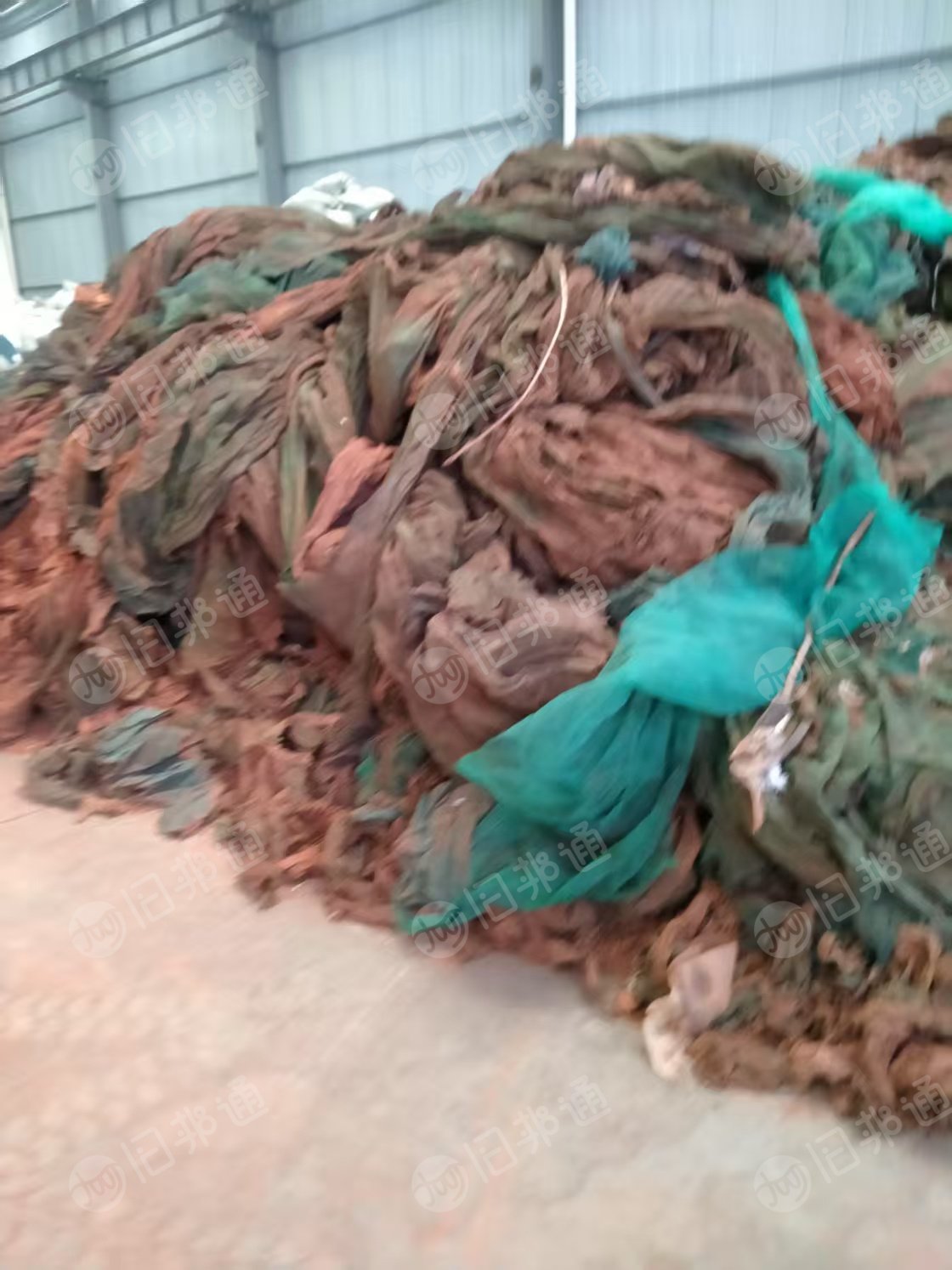 长期出售工地的网布，纯涤纶拉丝料，拉丝非常好，现货100多吨，厂在江西上饶