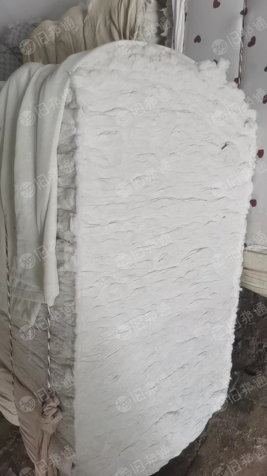 长期出售旧衣服大白开花棉，每个月有100多吨左右，可以纺纱用，厂在河北辛集