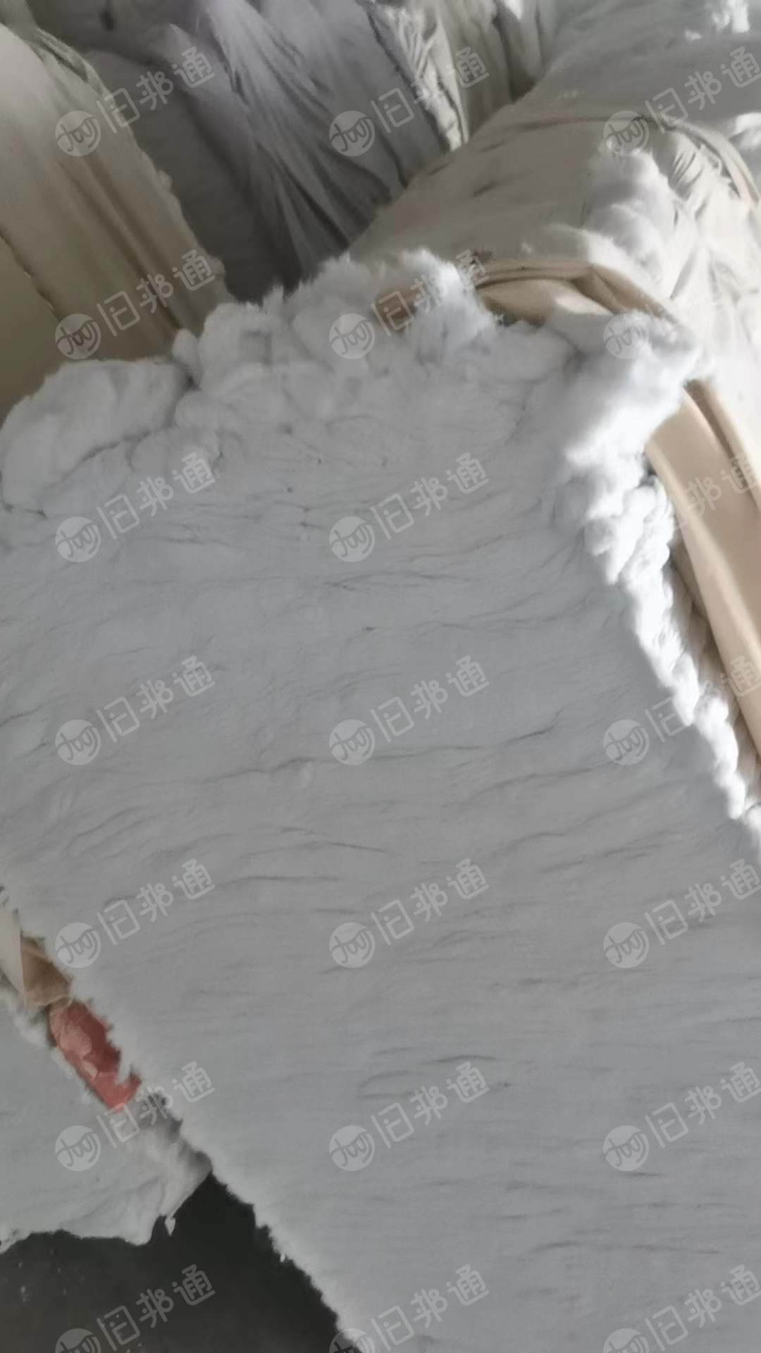 长期出售旧衣服大白开花棉，每个月有100多吨左右，可以纺纱用，厂在河北辛集