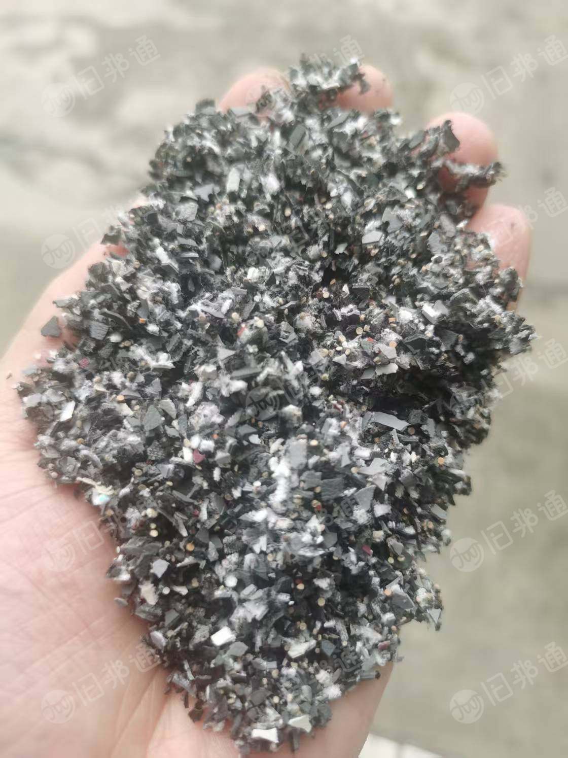 长期出售黑色环保pvc吹毛料，做地板革用