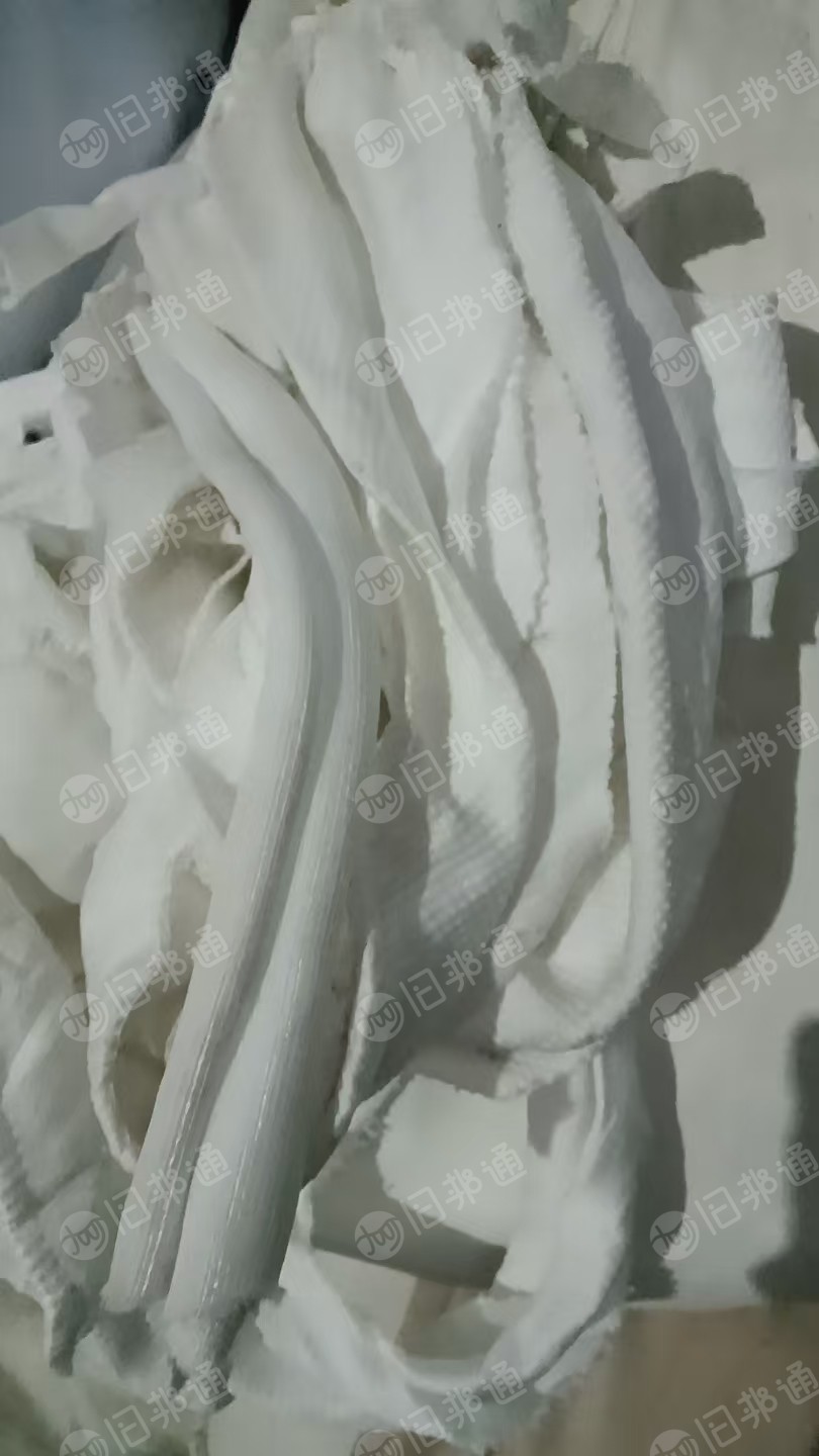 长期出售白色针织涤纶废布，涤纶造粒布，月供几十吨，货在浙江柯桥