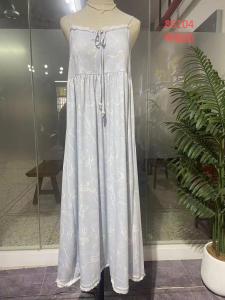 出售库存裙子,夏天裙子,库存服装