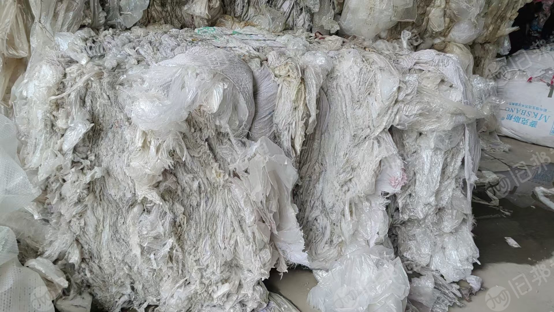 出售水洗高压膜废料，纯缠绕膜10吨左右，平板膜混打十多吨